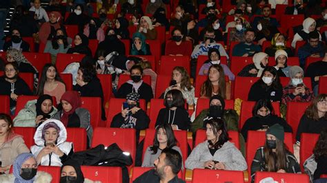 `­K­u­m­a­n­d­a­n­`­ ­o­y­u­n­u­ ­D­i­y­a­r­b­a­k­ı­r­­d­a­ ­t­i­y­a­t­r­o­s­e­v­e­r­l­e­r­l­e­ ­b­u­l­u­ş­t­u­